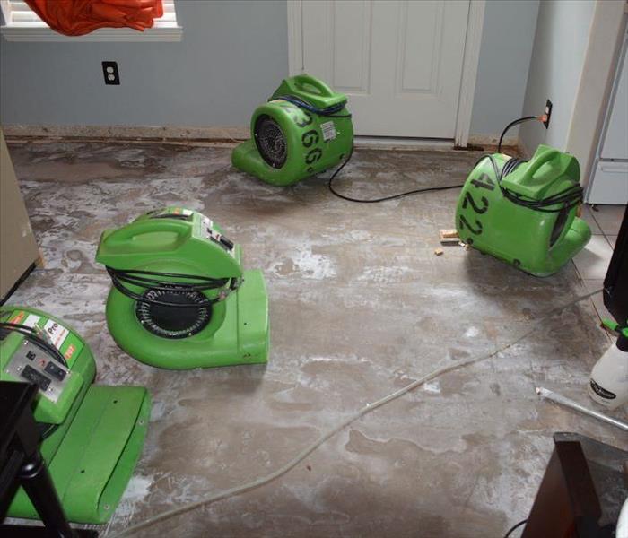 Equipment drying floor